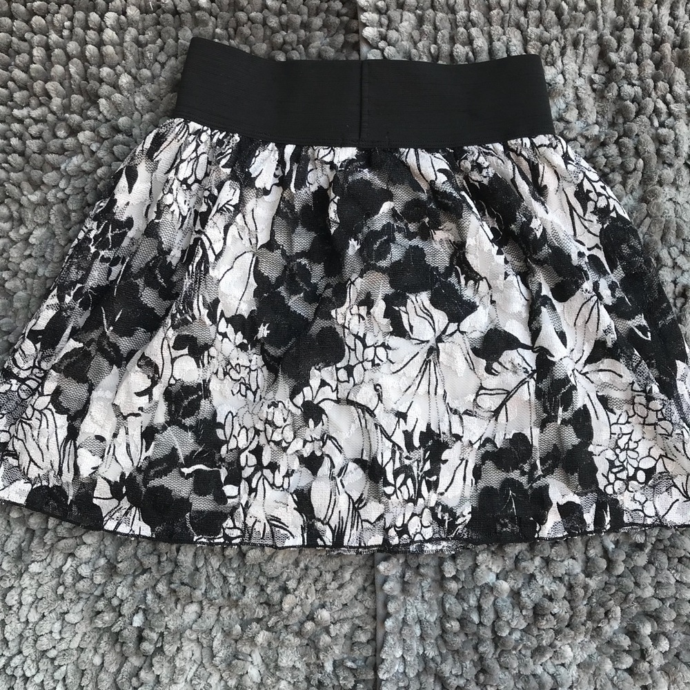 Body Central White Black Lace Skirt